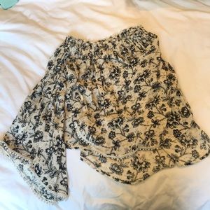 Abercrombie & Fitch off the shoulder floral top